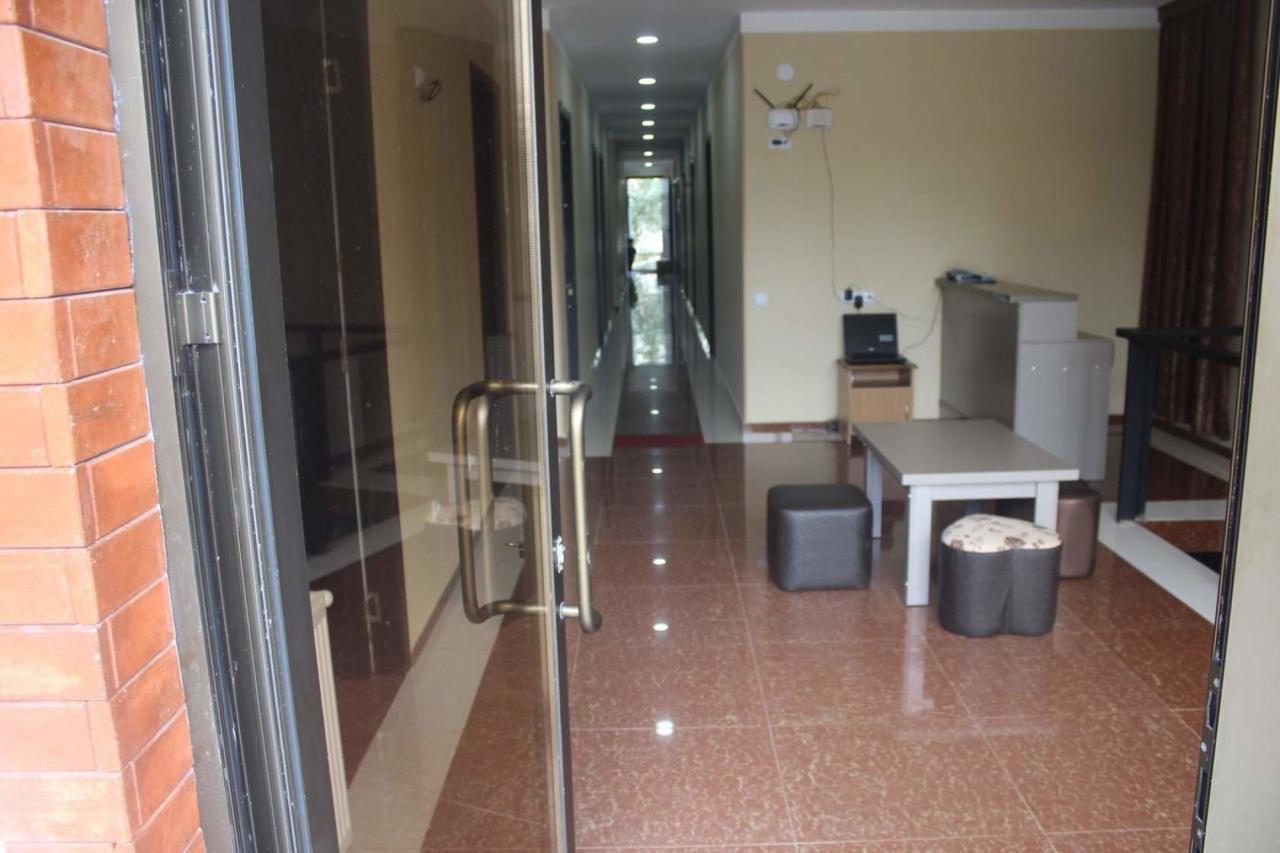 Hotel Rio Kutaisi Esterno foto